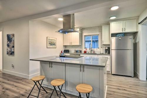 Modern Retreat Less Than � Mi From Rockaway Beach!