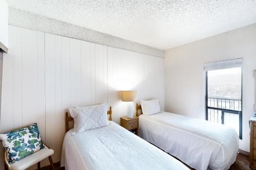 2 Bed 2 Bath Apartment In Sand And Sea Condos