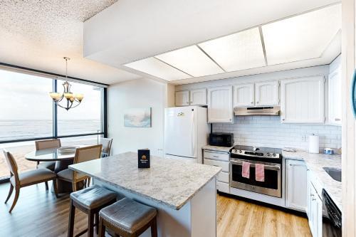 2 Bed 2 Bath Apartment In Sand And Sea Condos