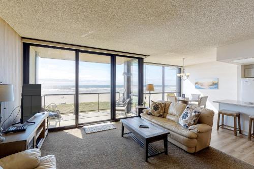 2 Bed 2 Bath Apartment In Sand And Sea Condos