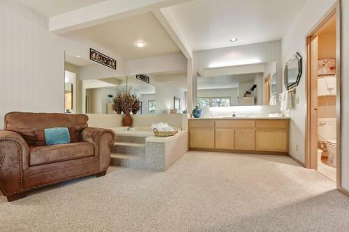 Zridge Condo 42