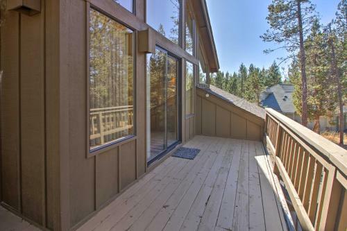 Pet-friendly Sunriver Home Hot Tub And 8 Sharc Passes