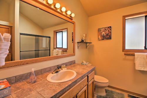 Pet-friendly Sunriver Home Hot Tub And 8 Sharc Passes