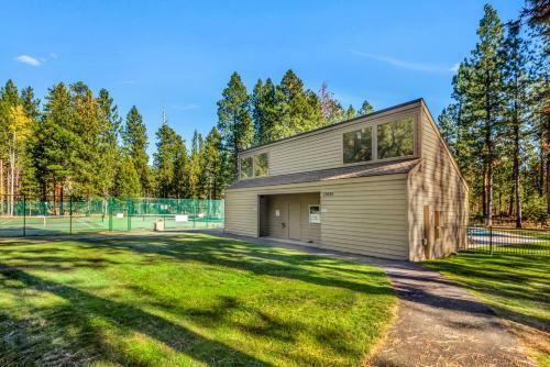 Aspen Lodge - Large Deck, Hot Tub & Fairway View Home