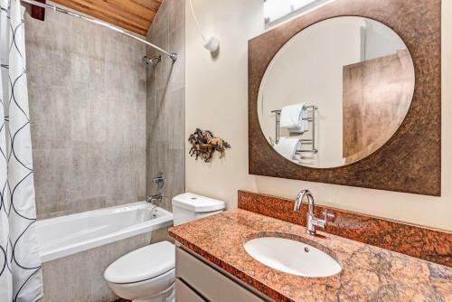 Aspen Lodge - Large Deck, Hot Tub & Fairway View Home
