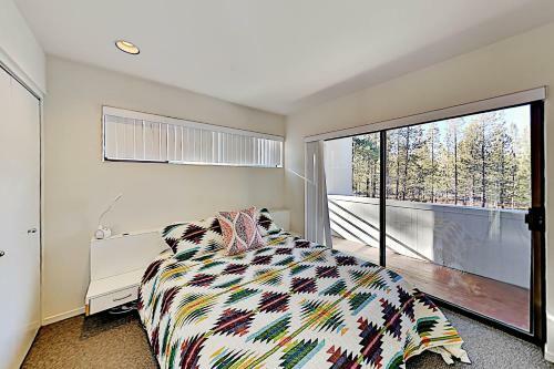 Streamline Moderne Estate With Private Hot Tub Home