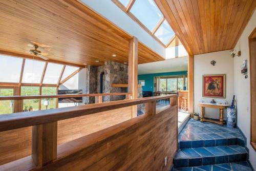 Ocean Front Home With Hot Tub, Ping Pong, Foosball