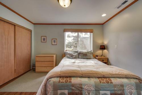 New Listing! Stone Cottage With Private Beach Path Home