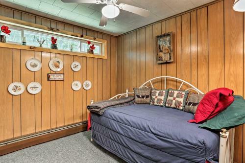 Beach Lake Cabin On Delaware River With Sunroom!