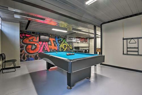 Poconos Home With Game Room, Fireplace, Deck And Hot Tub!