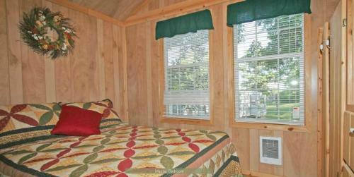 Round Top Premiere Cottage 7