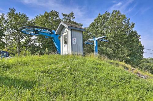 Modern Bushkill Home With Deck - 7 Mi To Falls!