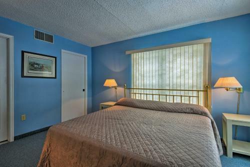Apartamento Lakefront Lake Harmony Condo With View Near Skiing!