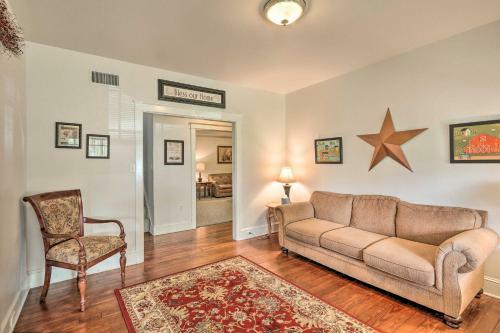 Charming Amish Country Home With Private Pool And Bbq!