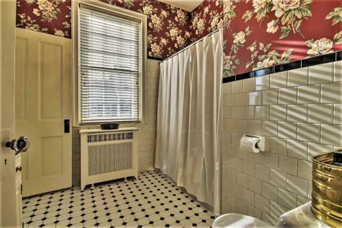 Villa Downtown Bucher House
