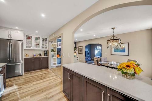 Luxury Apartment In Historic Carriage House