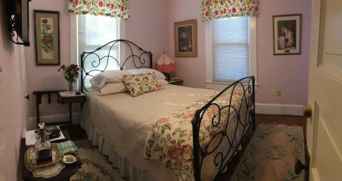 Manheim Manor Bed & Breakfast