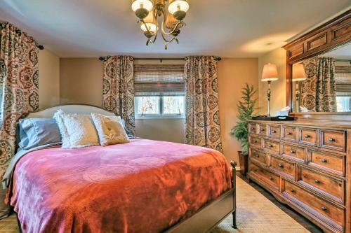 Macungie Cabin With Fireplace Near Bear Creek Skiing!