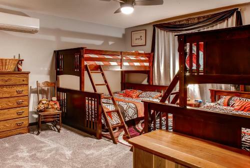 Lake Harmony Home With Hot Tub, Deck And Forest Views!