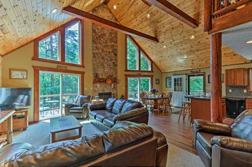 3-story Lk Harmony Resort Chalet With Fire Pit And Deck
