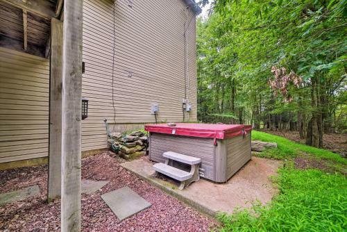 Lake Harmony Home With Hot Tub, Deck And Game Room