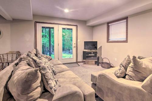 Lake Harmony Home With Hot Tub, Deck And Game Room