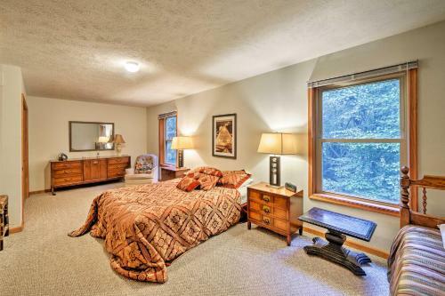 Lake Harmony Home With Hot Tub, Deck And Game Room