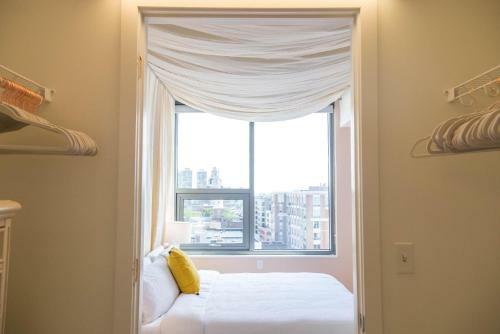 Bright, Luxury Apartment In Historic District
