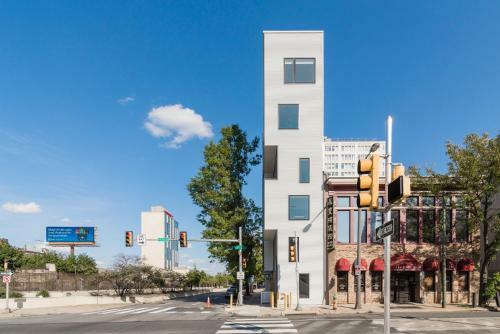 Apartamento Abode Xs House - Walk To Convention Center