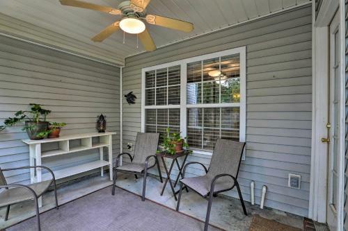 Cozy Townhome With Lanai 15 Mi To Charleston!