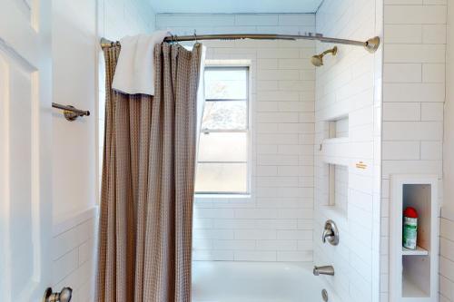 652 Windermere
