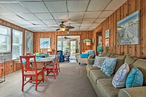 Beachfront Edisto Island Townhome With Screened Porch