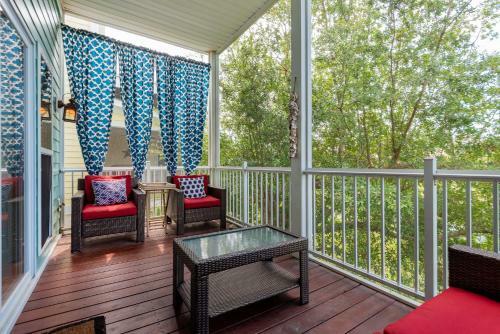 101 Waters Edge - Pool