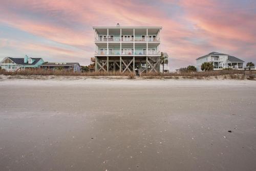 Poseidon - Beachside Getaway W Balconies & Hot Tub