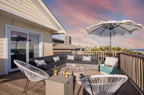 Lighthouse - Beachfront Abode W Pool Table & Ping Pong