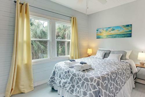 Apartamento New Listing! Boogie Down & Surf?s Up: 2-unit Home Duplex