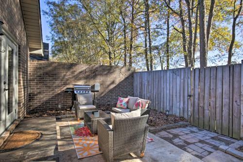 Apartamento Spacious Greenwood Getaway - 2 Mi To Main St!