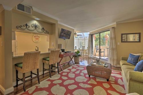 Apartamento Colorful Condo Steps To Harbor And Beach Access!