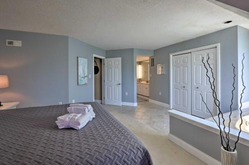 Apartamento Colorful Condo Steps To Harbor And Beach Access!