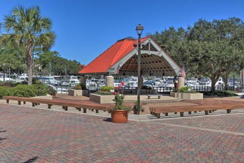 Apartamento Colorful Condo Steps To Harbor And Beach Access!