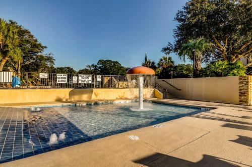 Island Club 10-109