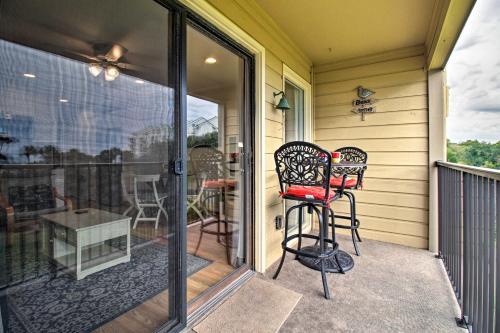 Updated Resort Villa With Pool Access, Steps To Beach
