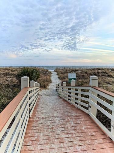 Apartamento The Ultimate Couple Escape - Steps To The Beach!