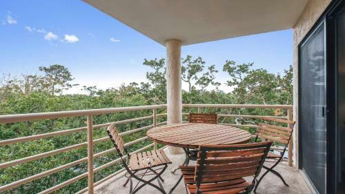 3426 Villamare