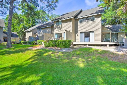 New! Renovated Villa With Golf Views Walk To Beach!