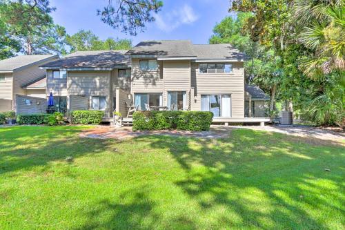 New! Renovated Villa With Golf Views Walk To Beach!