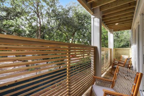 Costa Living - New Designer Beachside Home & Pool Home