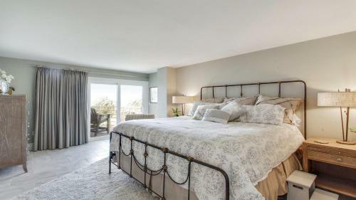 1206 Villamare Villas