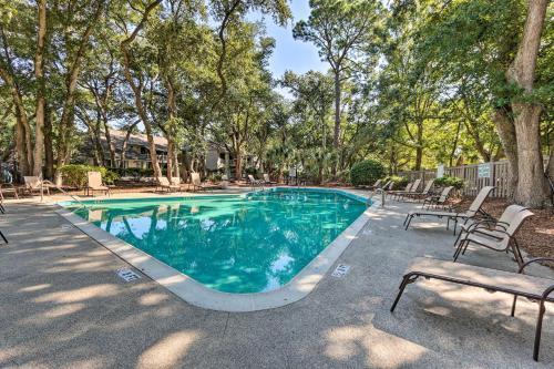 Beach Pebble Townhome About Quarter Mile To Ocean!