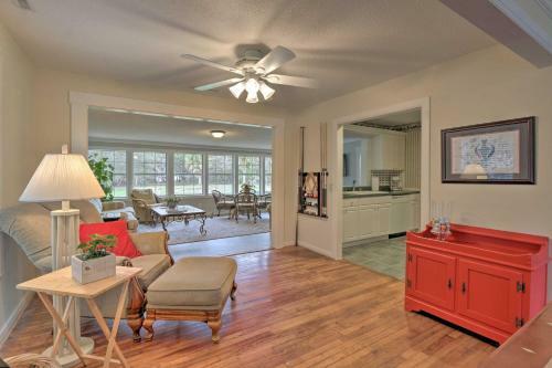 Hilton Head Golfers Getaway Waterfront Location!